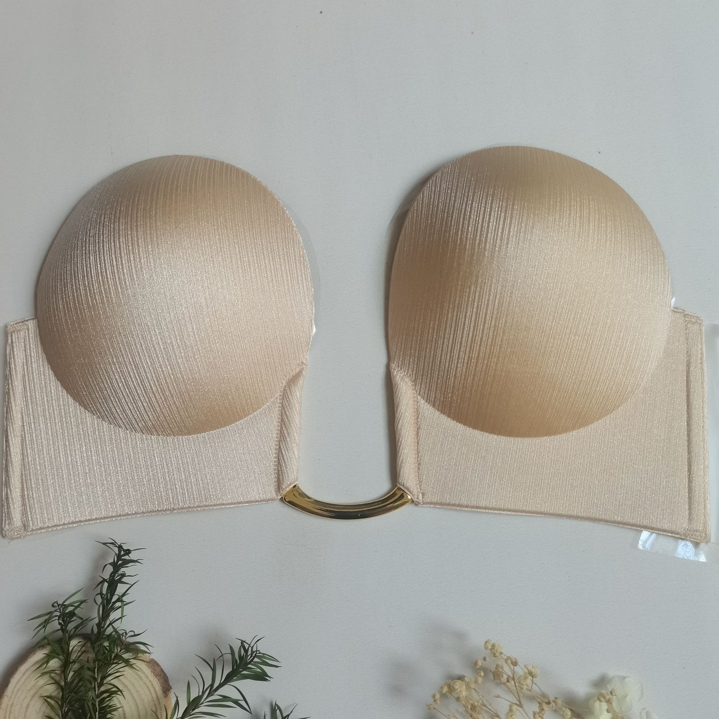 Invisible Lift Bra - Seamless, Strapless, Push-Up, Scoop Design, Comfortable, Breathable, Adjustable, Reusable, Women's Lingerie & Underwear Accessories for Everyday Wear