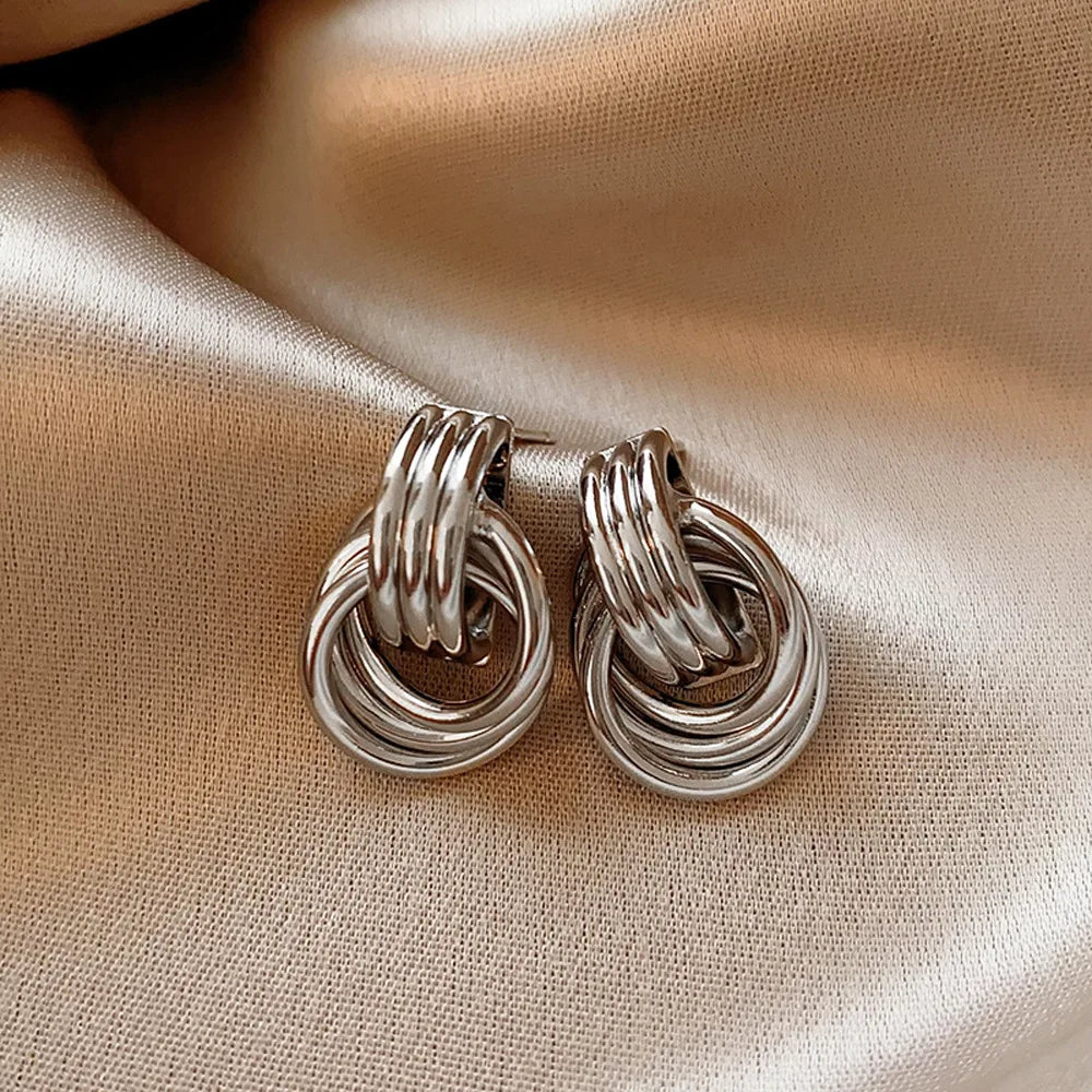 Unique Geometric Irregular Striped Large Ear Buckle Earrings for Women Creative Metal Gold Color Fan Shaped Earring Jewelry Gift