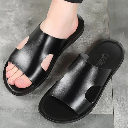 Slippers Outdoor Summer Wear-resistant Anti-slip Joker Trend Soft-soled Men's Casual Shoes.