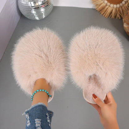 New Winter Women Fashion Fur Slippers Fluffy Cute Plush Women Luxury Outdoor Anti Slip Durable Flat Bottom Slippers Slides Women